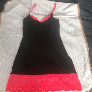 Black and pink nightgown